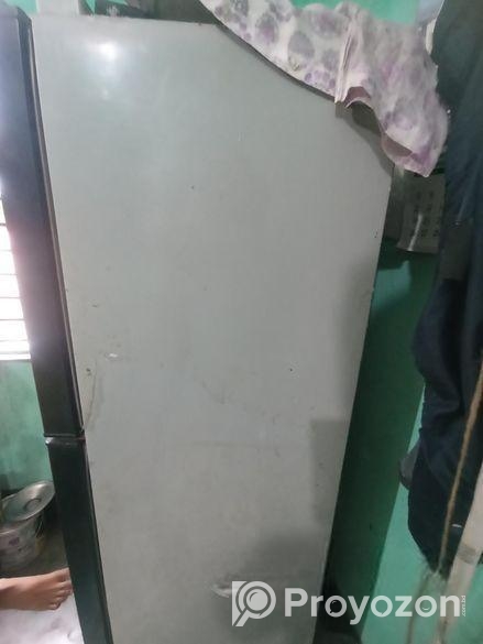 ফ্রিজ বিক্রি হবে