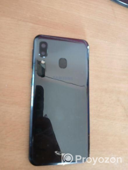 Samsung Galaxy A20e (Used)