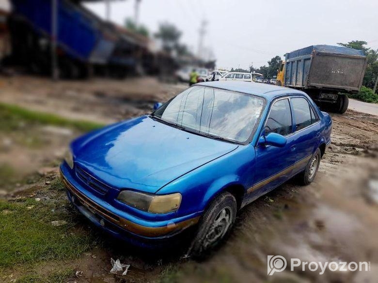 Toyota Corolla . 1992
