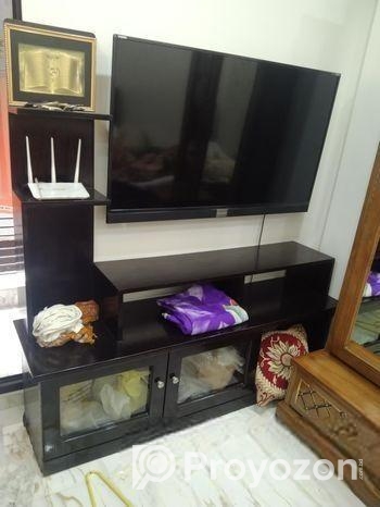 একটি টিভি কেবিনেট বিক্রি হবে