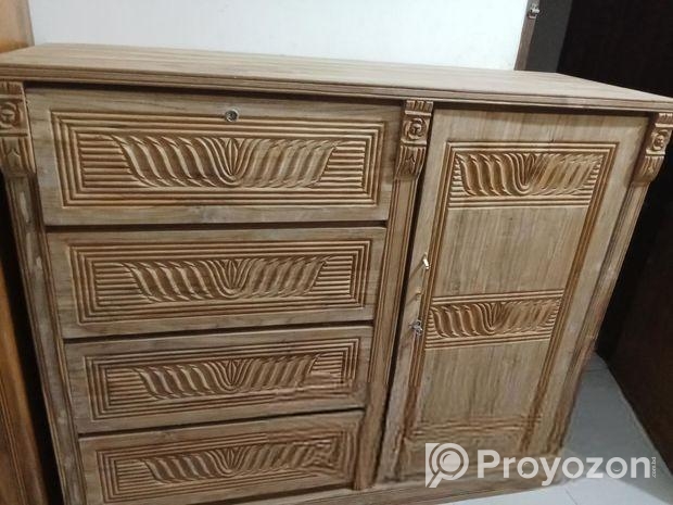 আমি একটা অরজিনাল সেগুন কাঠের ওয়ারড্রব বিক্রি করব