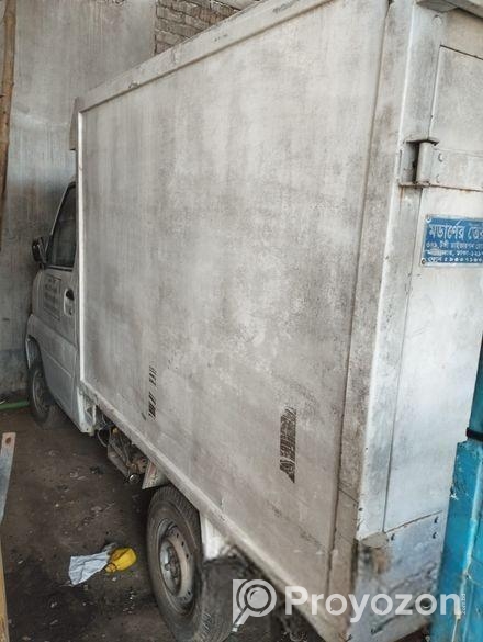 Mitsubishi Covered Van . 2003