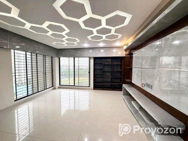 4400 Sqft Luxurious Brand New Ready Apartment For