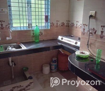 গোডাউন সহ বাসা বিক্রয় হবে।