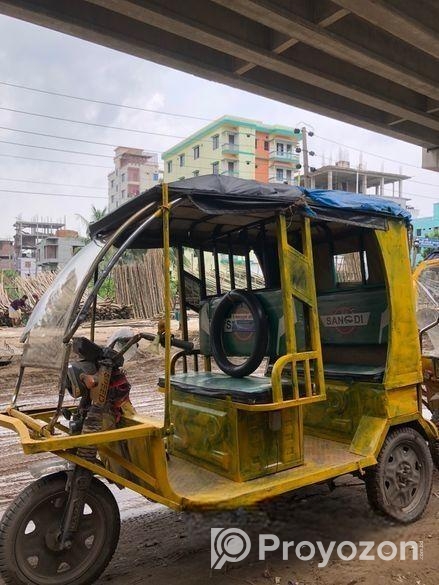 মিশুক ছাদ ওয়ালা গাড়ি