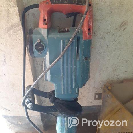 বড় হেমার ডিল মেশিন।