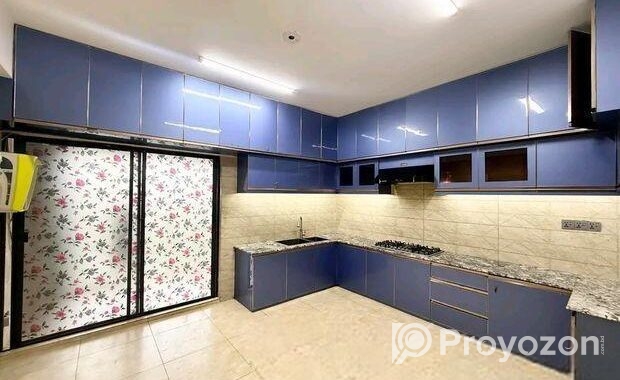 4400 Sqft Luxurious Brand New Ready Apartment For