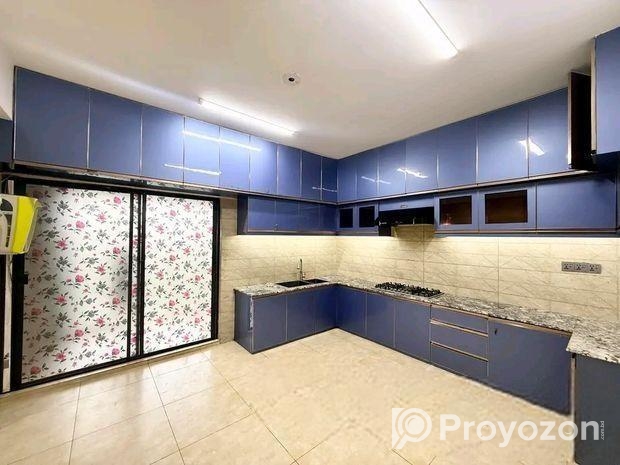 4400 Sqft Luxurious Brand New Ready Apartment For