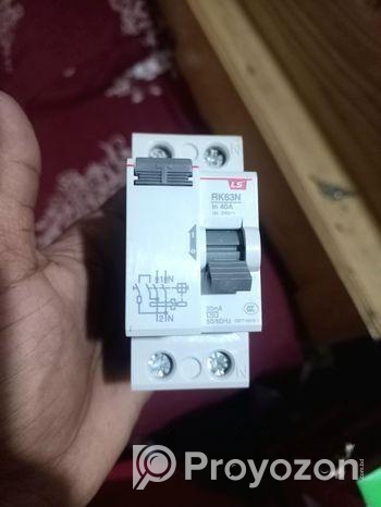 RCCB সার্কিট ব্রেকার বিক্রি করা হবে।