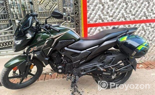 Honda X Blade 2021