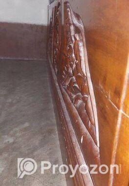 মেহগনি কাঠের তৈরি খাট