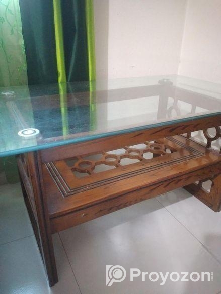 টি টেবিল