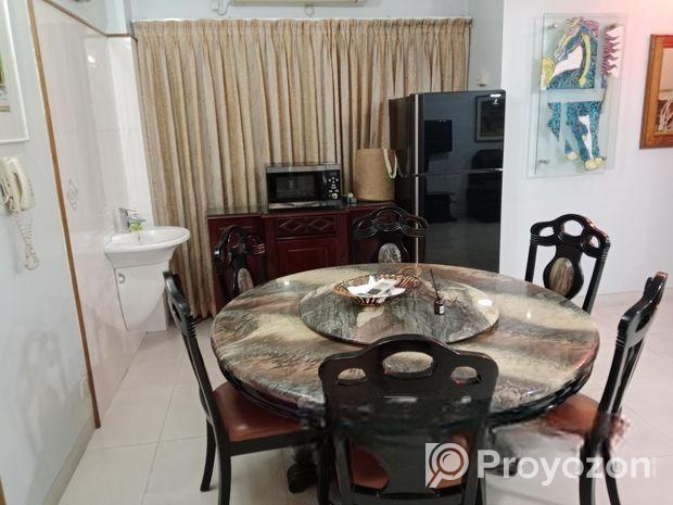 well fully furnish 3 bed room apt available in ban