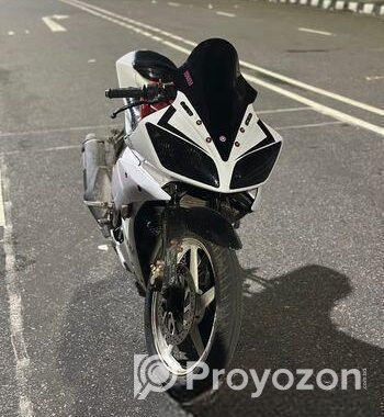 Yamaha R15 v1 2011