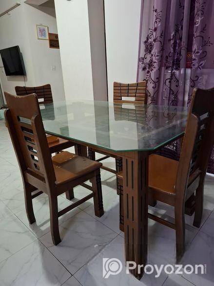 Hatil Dinning Table