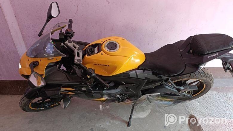 Suzuki GSX R150 ABS একদম ফ্রেশ 2021