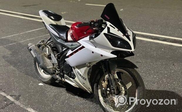 Yamaha R15 v1 2011