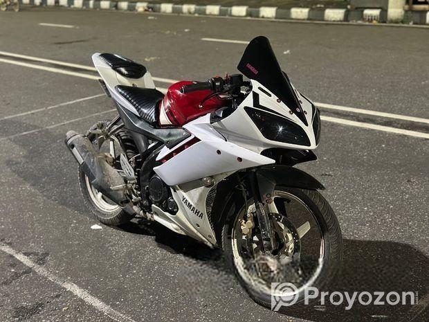 Yamaha R15 v1 2011
