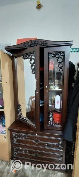 ফ্রেশ কন্ডিশনের অটবি ড্রেসিং টেবিল