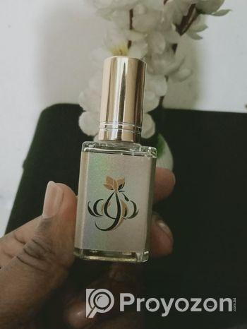 অ্যারোমা এলিট শাহরুখ খানের মিক্স এই পারফিউমটি বিক্