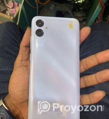 Samsung Galaxy A04e . (Used)