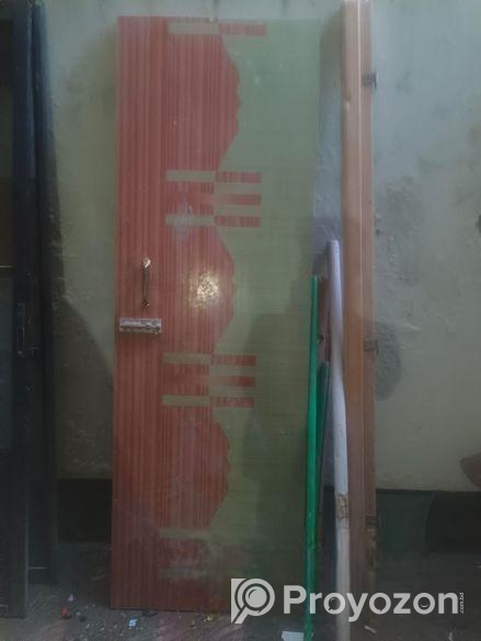 বাথরুমের একটা আড়াই ফিটের পাল্লা