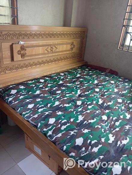 অনেক সুন্দর একটা খাট, আলনা, রেক, জামিম