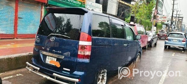 Toyota Noah X 2003