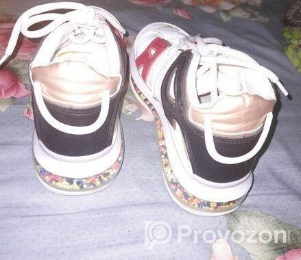 Sneakers sell