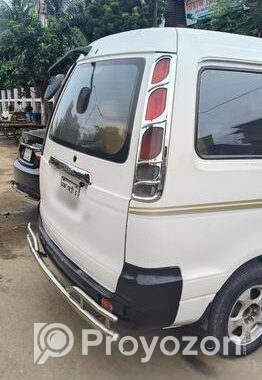 Toyota Noah KR42 2003