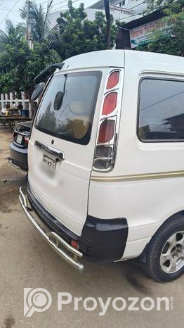 Toyota Noah KR42 2003