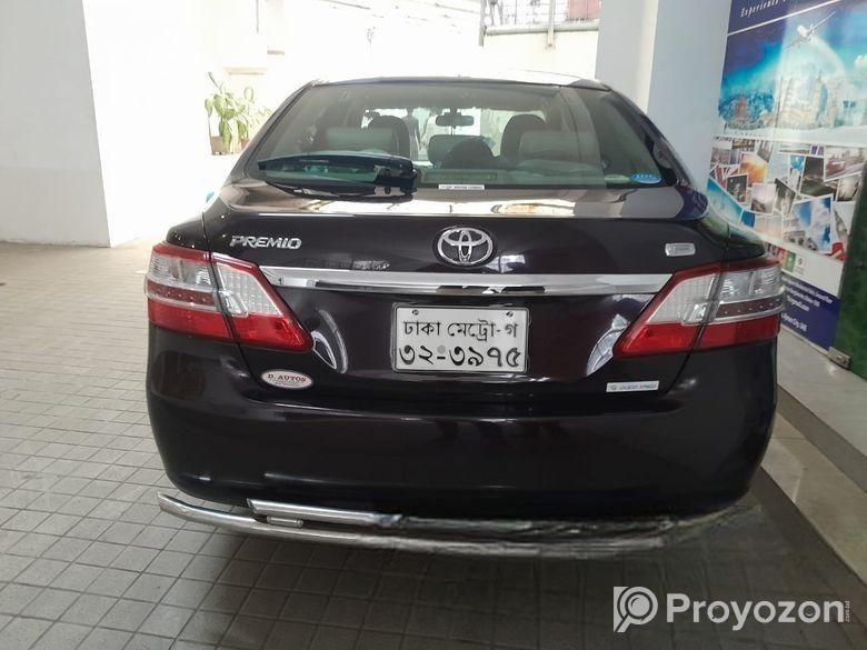 Toyota Premio . 2015