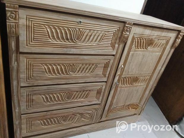 আমি একটা অরজিনাল সেগুন কাঠের ওয়ারড্রব বিক্রি করব