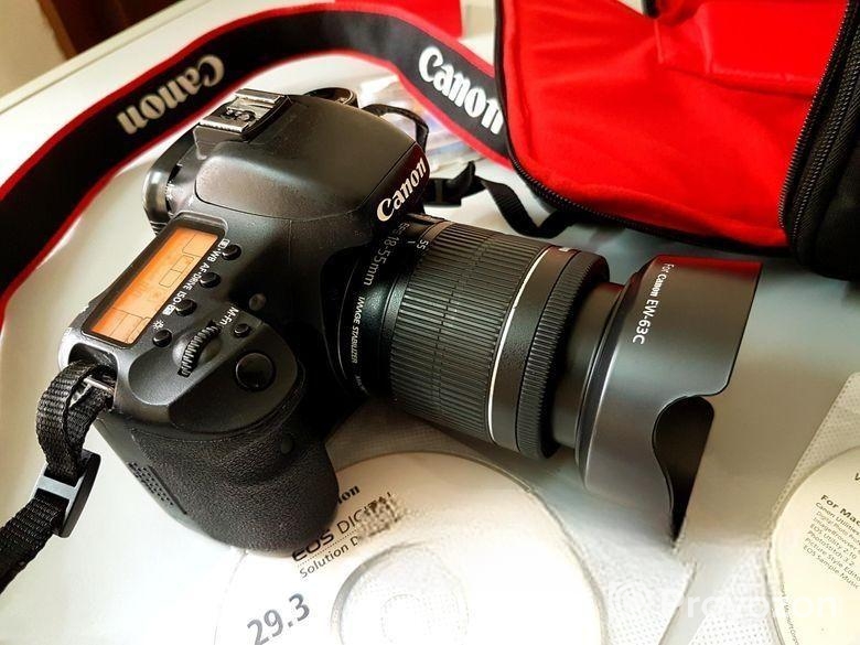 Canon 7D Pro DSLR with STM Lens/ Boxed