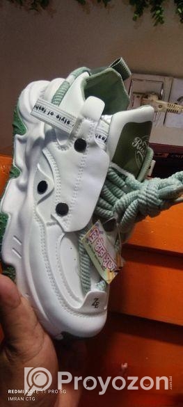 থ্রি স্টার সুজ