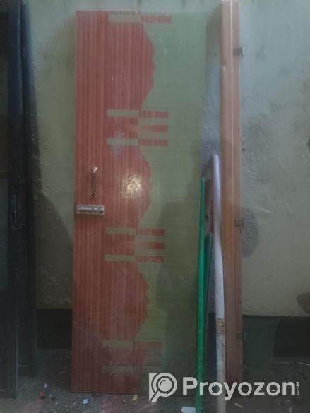 বাথরুমের একটা আড়াই ফিটের পাল্লা