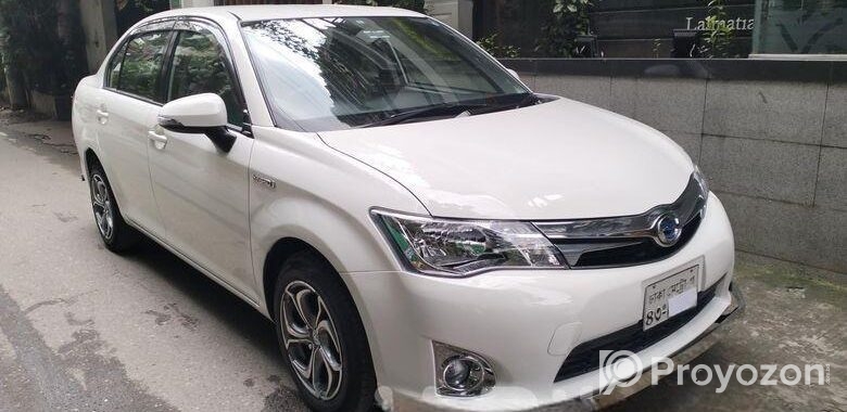 Toyota Axio HYBRID 2014