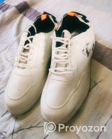 Bata Original Snickers (white Colour)