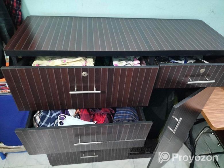 ওয়ারড্রব বিক্রি