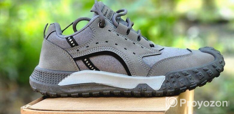Hiking shoes sell