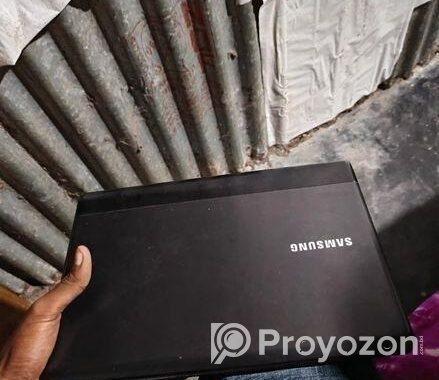ল্যাপটপ ভালো কোন সমস্যা নাই আপনি দেইখা