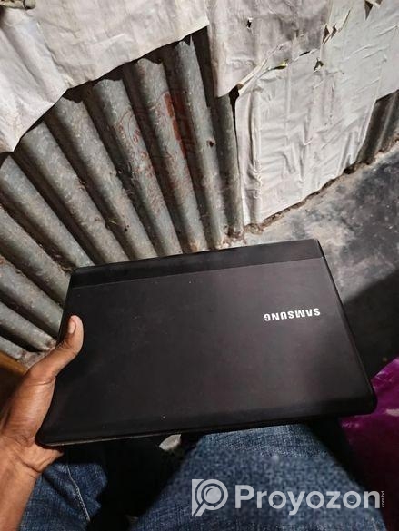 ল্যাপটপ ভালো কোন সমস্যা নাই আপনি দেইখা