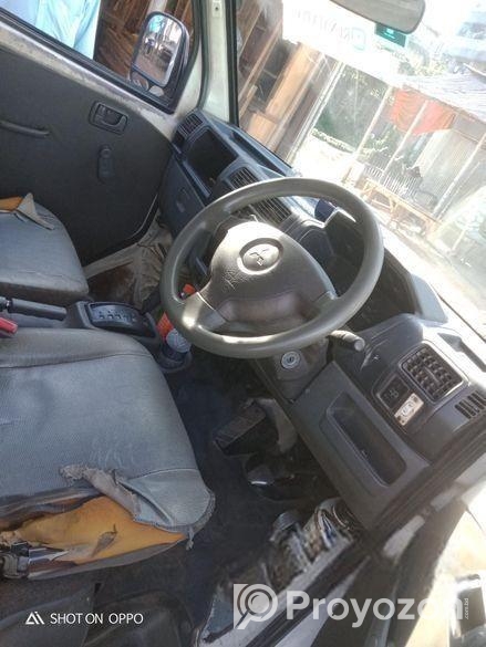 Mitsubishi Covered Van . 2009