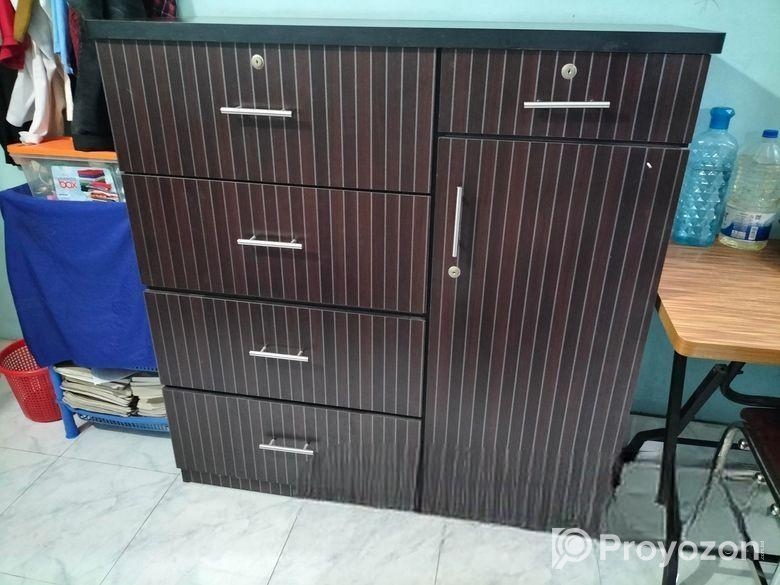 ওয়ারড্রব বিক্রি