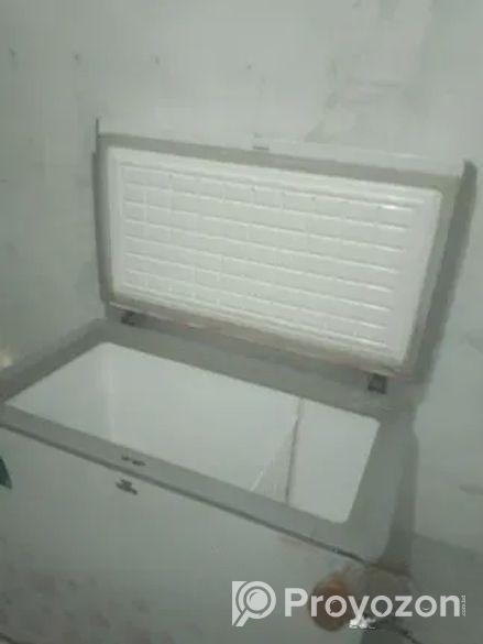 ডিপ ফ্রিজ