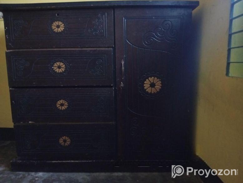 জরুরী ভাবে ওয়ারড্রব টি বিক্রি হবে