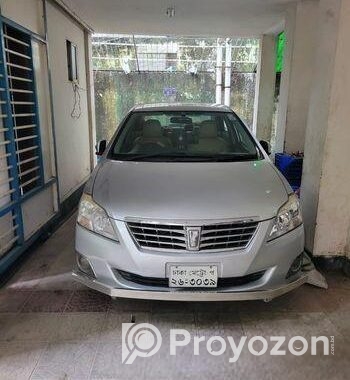 Toyota Premio . 2013