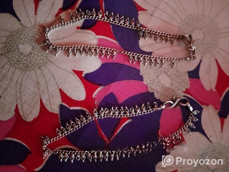 মেয়েদের পায়ের মল