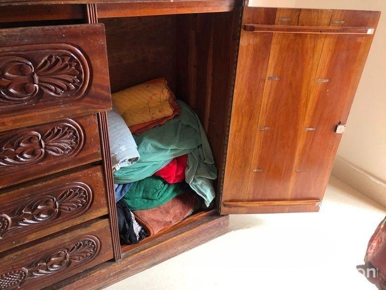 Paka Mehegoni Kather Wordrobe