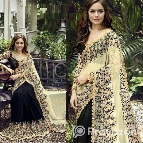 শাড়ীতে নারী